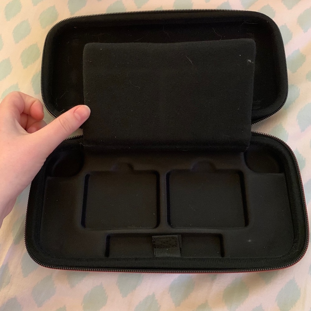 Nintendo Switch case - Picture 3 of 3